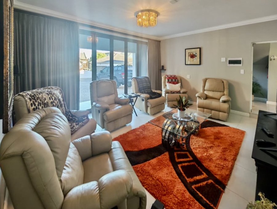 3 Bedroom Property for Sale in Myburgh Park Western Cape